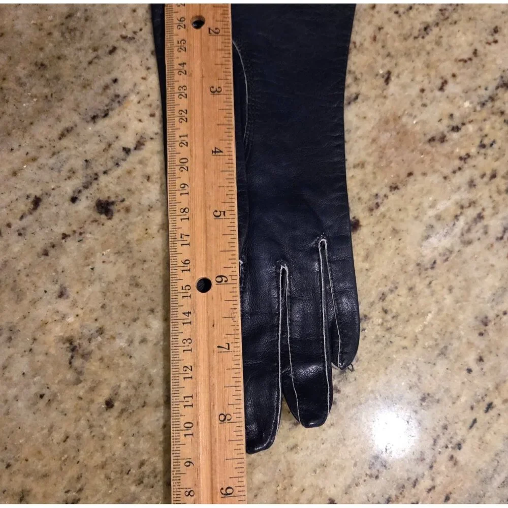 Alexette leather wrist